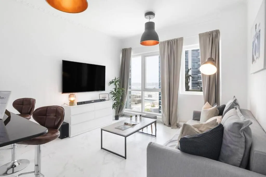 Apartment First Class 1Br Modern And Spacious Dubai United Arab Emirates