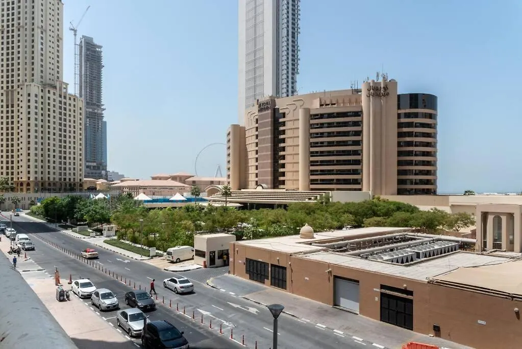 First Class 1Br Modern And Spacious Dubai Apartment
